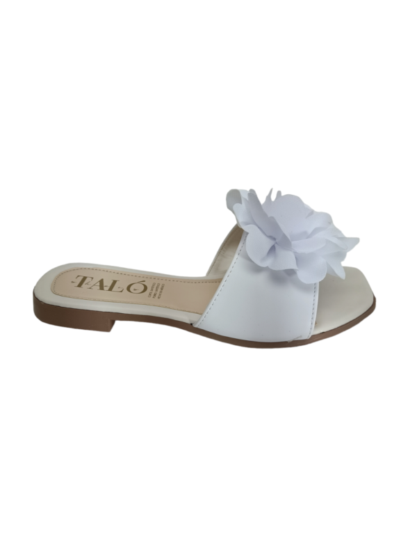 SANDALIA BLANCA FLOR 28 5003