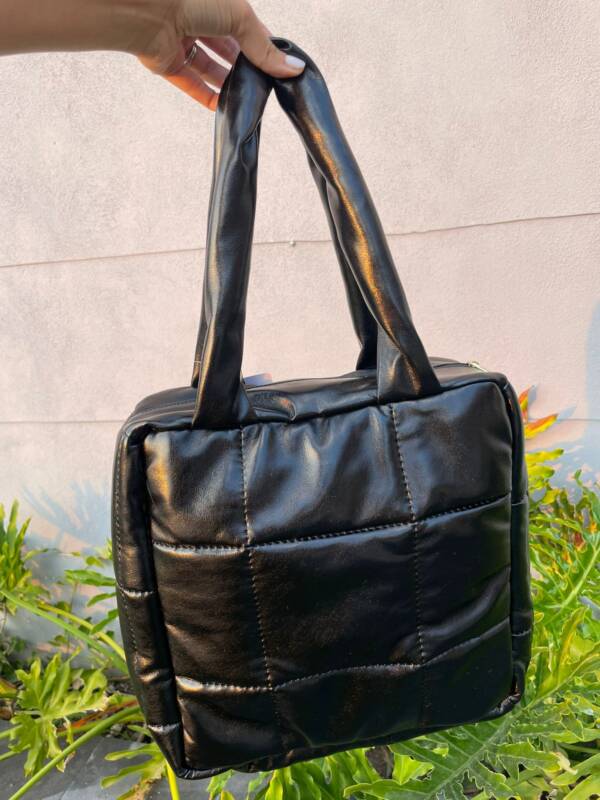 Bolso cuadrado y Acolchado Morgan Negro. 23 4010