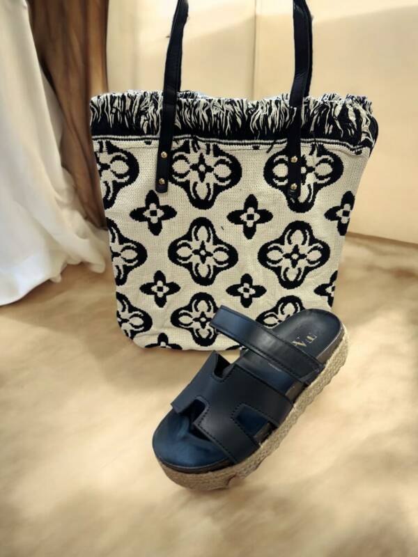 Bolsa con Flores Blanco y Negro Mod. 10 BP132