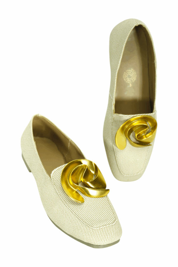Valerinas Beige con Adorno de Caracol Mod. 02 5013 - Image 3