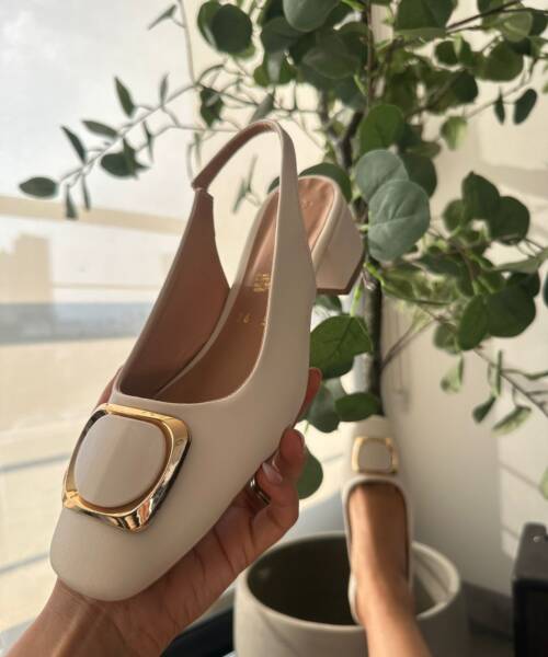 Tacón slingbak blanco con broche elegante Mod. 102 5510