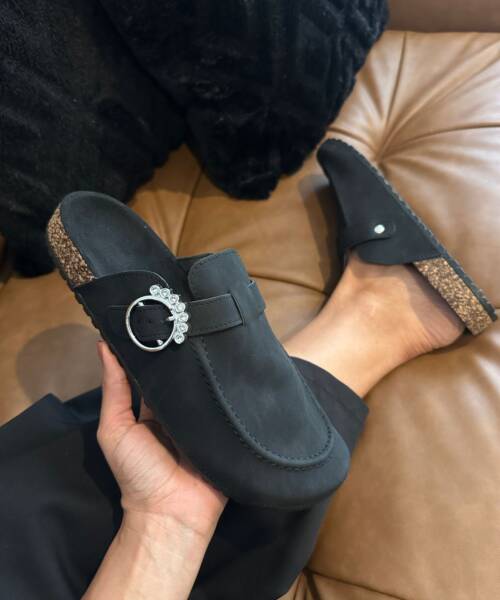 Mule Con Hebilla Diamantes Negro102 8200