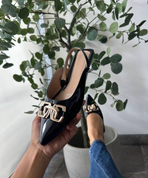 Flats Tipo Valerina Negra con Aplicación Dorada Mod. 99 0984