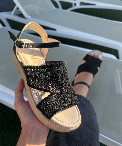 Alpargata Negro con Correa Ajustable Mod. 04 0611