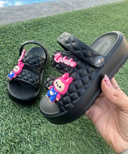 Sandalias Negras de Labubu para Niñas Mod. 26 8785