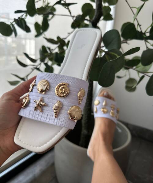 Sandalia Blanca de Resorte con Apliques Oro Mod. 35 0401