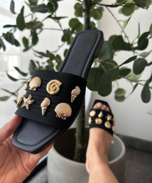 Sandalia Negra de Resorte con Apliques Oro Mod. 35 0401