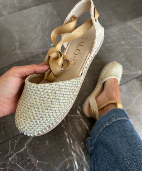 Alpargata Tejida en Color Oro Brilloso Mod. 04 0103