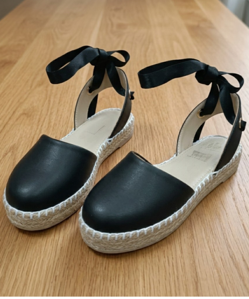 Alpargatas Sintéticas en color Negras Mod. 04 0203