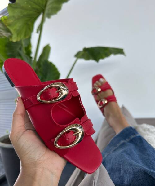 Sandalias Rojas tipo Slide con Hebilla Doble Mod. 102 1900