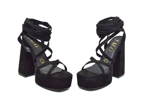 Zapatilla Plataforma Negra Tiras mod 102 0109l